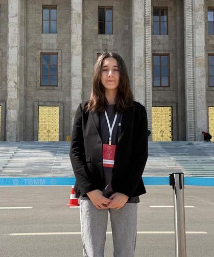 Çankırılı Öğrenci Fatma Rana Gökçe TBMM’de 23 Nisan Etkinliğinde Yer Aldı