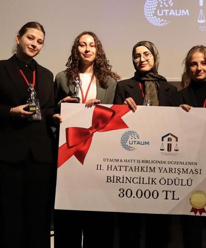ÇAKÜ Hukuk Fakültesi Öğrencilerinden Tahkim Yarışmasında Birincilik