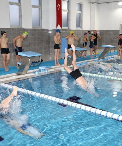 Çerkeş’te Yüzme Seferberliği: 2.127 Kişi Yüzme Öğrendi