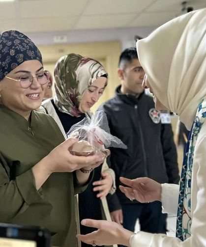 AK Parti Çankırı Kadın Kolları’ndan Ebeler Haftası’nda Anlamlı Ziyaret