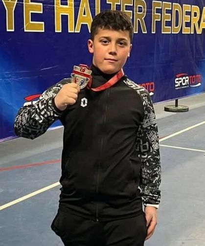 Çankırılı Halterci Serdar Onacak Türkiye İkincisi Oldu