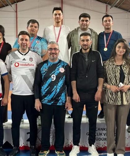 Kurşunlu’da kurumlar arası badminton turnuvası sona erdi