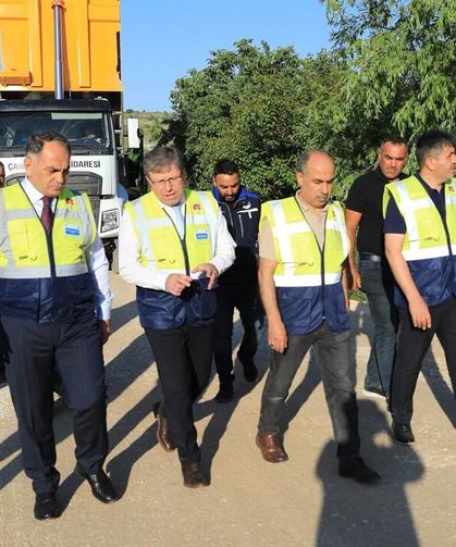 Çankırı Valisi Çakırtaş, Küçüklü köyündeki asfalt çalışmalarını inceledi
