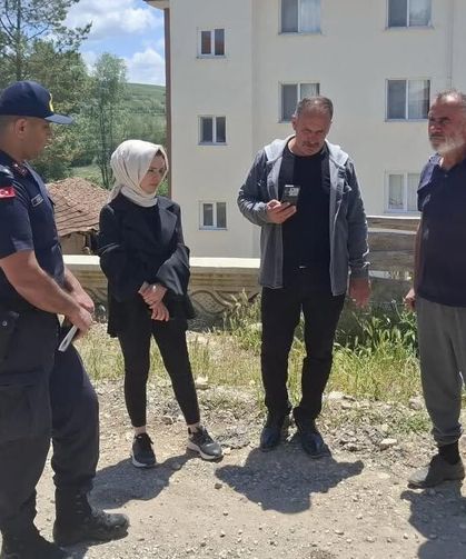 Atkaracalar Kaymakamı Karataş, Hüyük Köyü’nde yol çalışmalarını inceledi