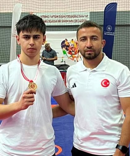 Çankırı’nın genç güreşçisi Yozgat’tan madalyayla döndü