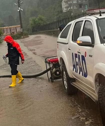 Çankırı AFAD, Kastamonu’daki sel çalışmalarına destek verdi