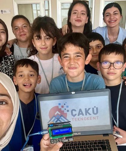 Geleceğin mühendisleri ÇAKÜ Teknoloji Kampı'nda buluştu