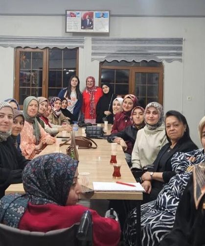 Atkaracalar'da kadınlara yönelik Yeşilay Kitap Okuma Kulübü kuruldu
