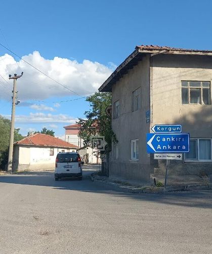 Çankırı Postası’nın haberi sonrası şakülü kayan tabela düzeltildi
