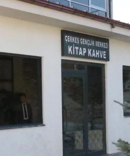 Çerkeş’te gençlerin yeni buluşma noktası Kitap Kahve hizmete açıldı