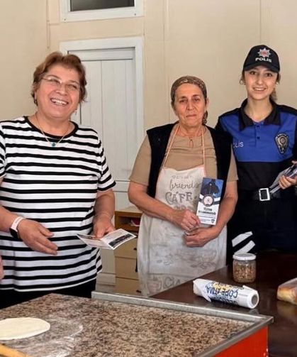 Kurşunlu'da polis esnafı uyardı: Bir telefonla mağdur olmayın!