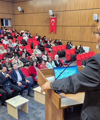 ÇAKÜ’de bağımlılıkla mücadele komisyonu çalışmalarına başladı