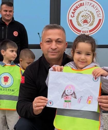 İtfaiye Haftası’nda minikler öğrencilerden Çankırı İtfaiyesine ziyaret