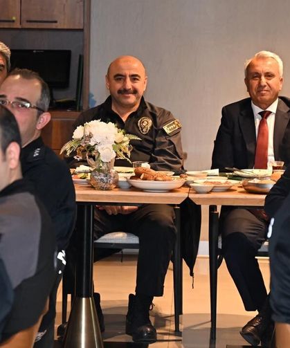 Emniyet Müdürü Canıtez mesai arkadaşlarıyla veda kahvaltısında buluştu