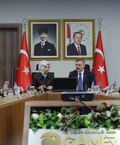 Çankırı, sosyal yardım toplantısında masadaki yerini aldı