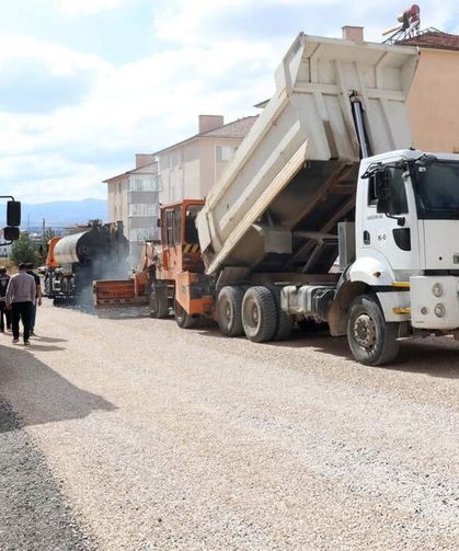 Çerkeş’te mahalle yollarına asfalt dokunuşu