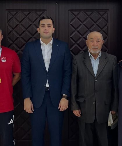 Çankırı’nın gururu İsmail Keleş Kaymakam Akbel’i ziyaret etti.