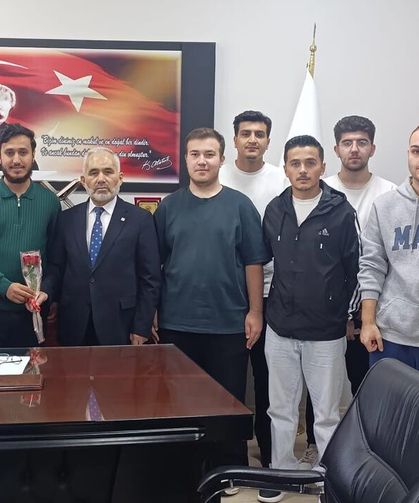 Emir Karatekin Yurdu öğrencilerinden İl Müftüsü Şahin’e ziyaret