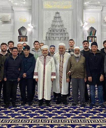 Çankırı’da gençler sabah namazında camide buluştu