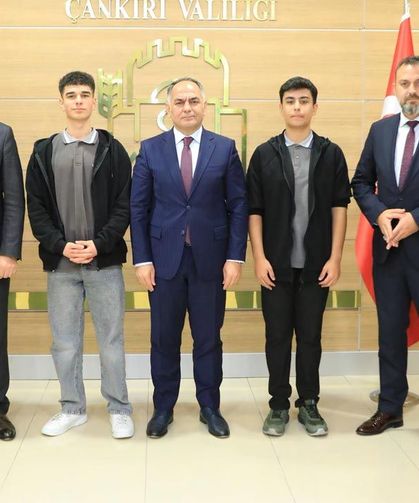 Nevzat Ayaz Sosyal Bilimler Lisesi’nden Vali Çakırtaş’a ziyaret