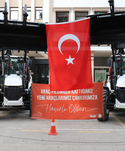 Çankırı Belediyesi Araç Filosuna İki Yeni Kepçe