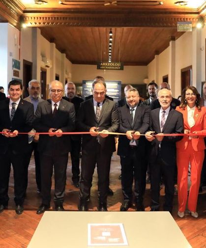 Çankırı Müzesi’nde “Ateşin ahşaba, boyanın tuvale dokunuşu” sergisi açıldı