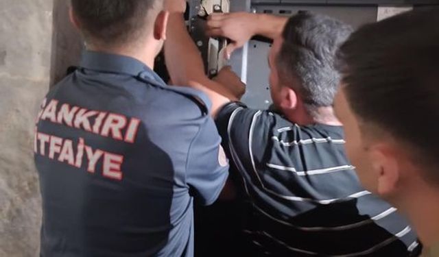 Çankırı'da asansörde mahsur kalan vatandaşların imdadına itfaiye ekipleri yetişti