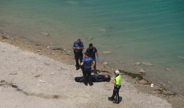 Göle düşen otomobilden 16 yaşındaki Batuhan’ın cesedi çıkartıldı