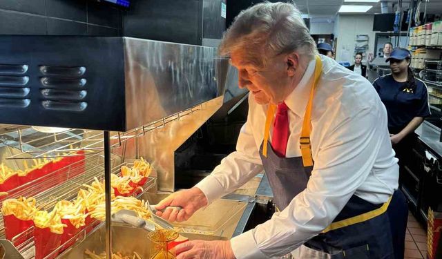 ABD başkan adayı Donald Trump hamburgercide çalıştı