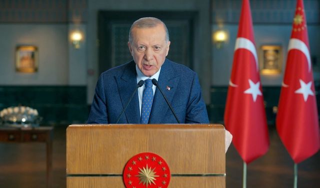 Cumhurbaşkanı Erdoğan: "Hem sanayi üretiminde hem de ihracatta rekorlar kırarak ilerliyoruz"