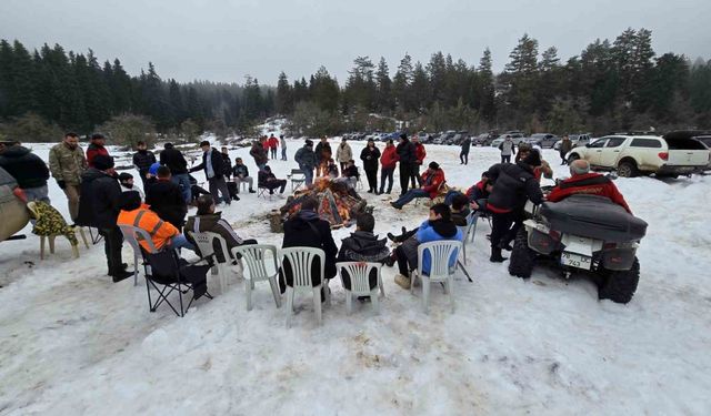 Offroad tutkunlarından yuvada kalan çocuklar için unutulmaz kış kampı