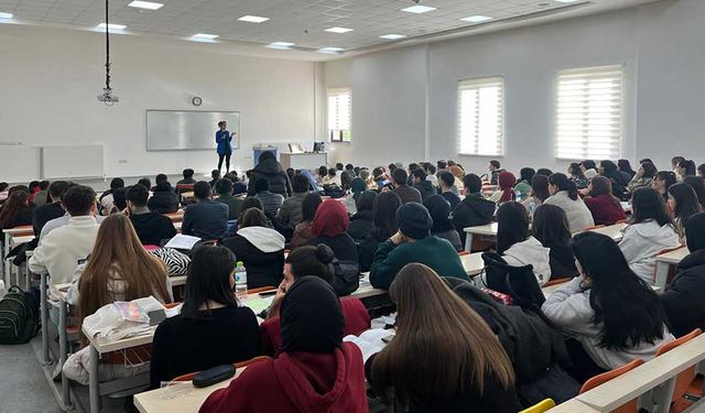 Çankırı Nevzat Ayaz SBL ÇAKÜ’de örnek ders uygulamasına katıldı