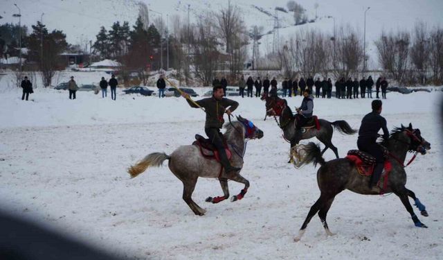 Ciritçi baba ciritçi oğlunu eksi 15 derece havada askere ciritle uğurladı