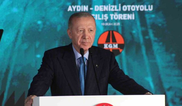 Cumhurbaşkanı Erdoğan: “Biz 22 yıldır Türkiye’yi büyütmek ve kalkındırmak için çalışıyoruz”