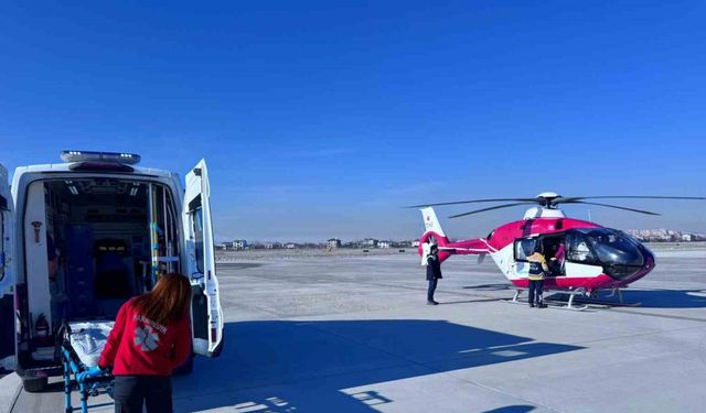 Hamile kadın ambulans helikopter ile Van’a getirildi