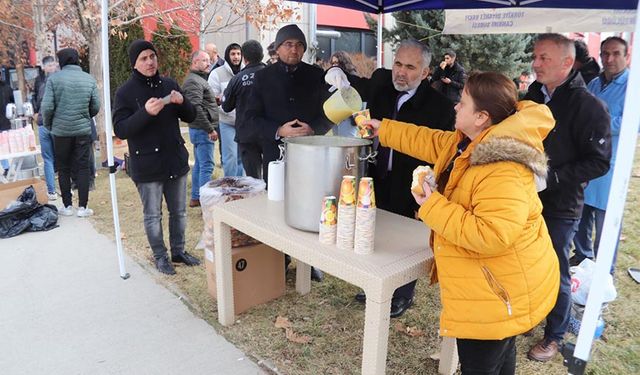 Çankırı İl Müftülüğünden soğuk havada öğrencilere sıcak ikram