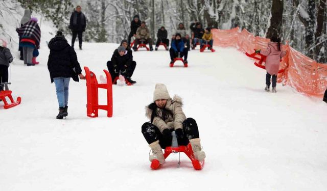 İğne atsan yere düşmez: 7’den 70’e herkes oradaydı