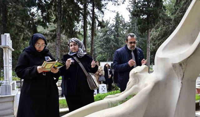 Özgecan Aslan, ölümünün 10’uncu yılında mezarı başında anıldı