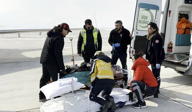 Trafik kazasında ağır yaralanan vatandaş uçak ambulansla Ankara’ya sevk edildi