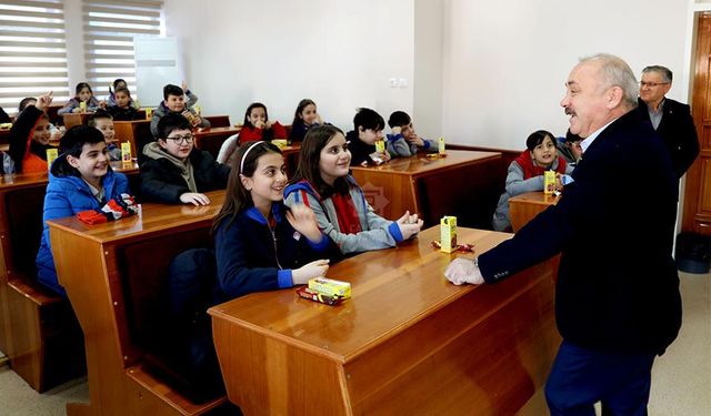 Öğrenciler Sosyal Bilgiler dersini Başkan Esen’le işledi