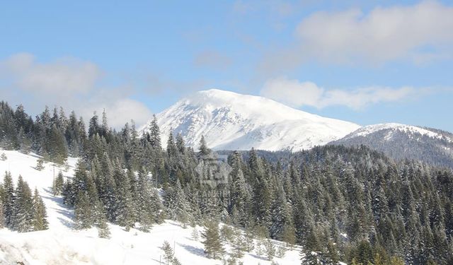 Ilgaz'da kar kalınlığı  bir metreye yaklaştı