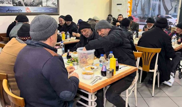 Bu restoranda 17 yıldır iftar menüsü ücretsiz