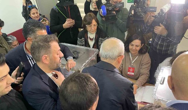 Kılıçdaroğlu: "Demokrasi mücadelesini her yerde, her ortamda ve bedeli ne olursa olsun vermek zorundayız"