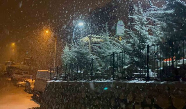 Elazığ’da kar yağışı başladı