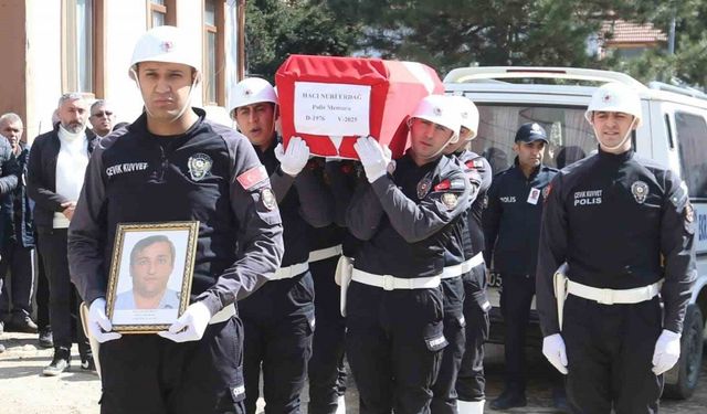 Hayatını kaybeden polis memuru Hacı Nuri Erdağ Amasya’da defnedildi