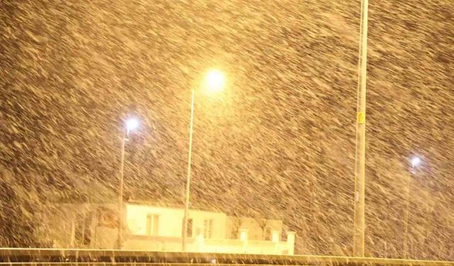 Aksaray’da kar yağışı yeniden başladı