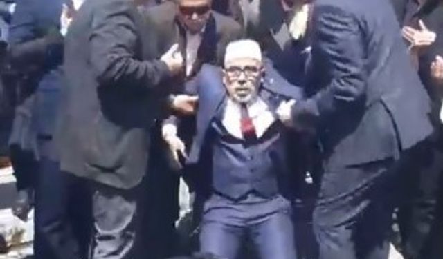 Başbuğ Türkeş’i anma programında dua eden imam bayıldı