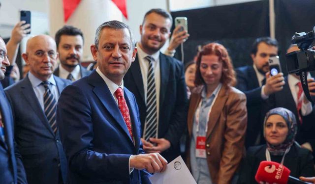 CHP Lideri Özel: "Gençlerin umudu için buradayız"