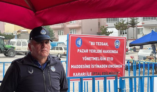 Domatesi çöpe döken pazarcıların tezgahları iptal edildi