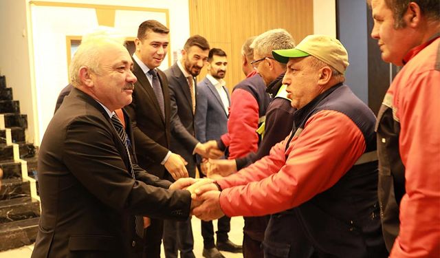 Başkan Esen personeli ile bayramlaştı